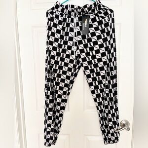 NWT!!!! Yuna Fashion Trendy Black and White Checkered pants Size L/XL